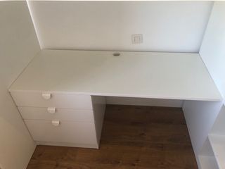 Smastad cama alta blanca con escritorio