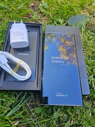 Samsung Galaxy S22 Ultra Morado