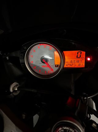 Kawasaki Ninja ZX-6R Negra y Dorada de segunda mano por 5.499 EUR
