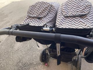 Cochecito doble para niños