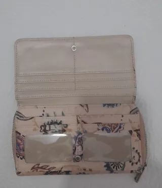 Billetera con estampado paisley