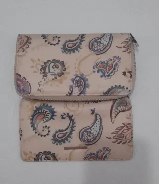 Billetera con estampado paisley