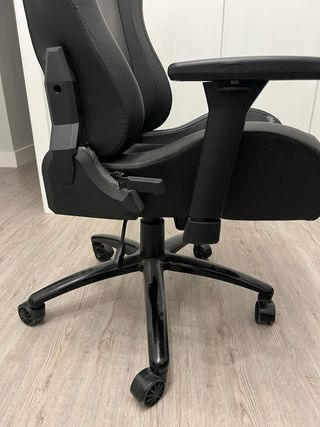 Silla Gaming Newskill Negra