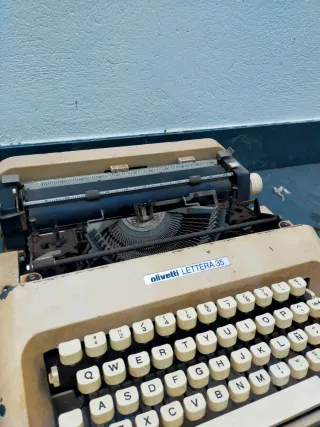 Máquina de escribir Olivetti Lettera 35
