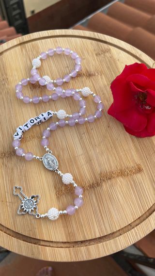 Rosario personalizado MARIA con mariposas