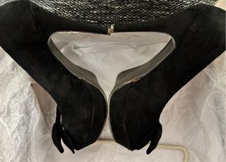 Zapatos TXI Negros Tacón Lazo. Son Aterciopelados.