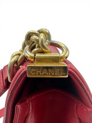 Bolso Chanel Boy Rojo Dorado