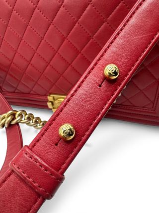 Bolso Chanel Boy Rojo Dorado