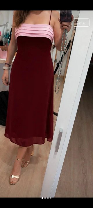 Vestido largo de tirantes, ideal para eventos.