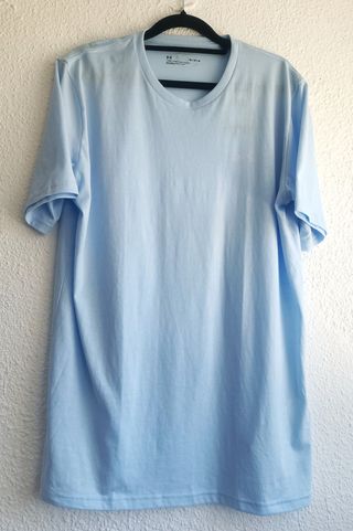 Camiseta Under Armour Celeste Talla M