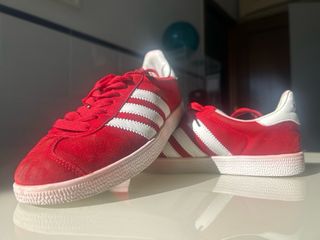 Zapatillas Adidas Gazelle Rojas y Blancas