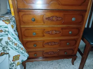 Buro de madera vintage, disponible hasta 1/2 mayo