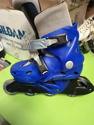 Patines en línea azules