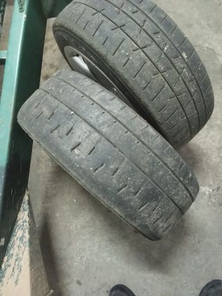 4 Neumático y llantas deportivo competición seco