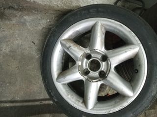 4 Neumático y llantas deportivo competición seco