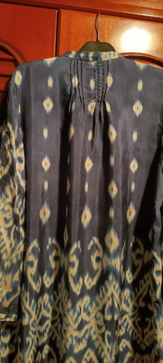 Blusón azul y blanco seda