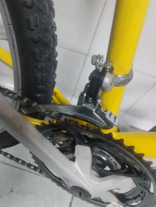 Bicicleta de Montaña Amarilla
