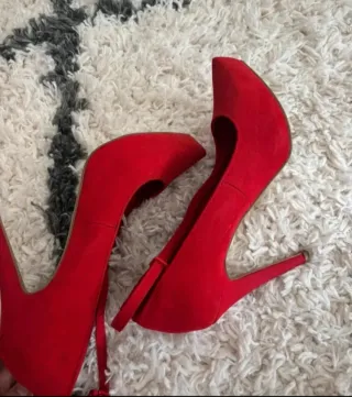 Tacones Bershka Rojos con Tira