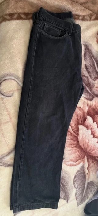 Pantalón vaquero gris oscuro