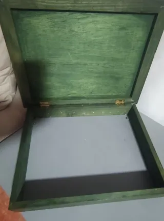 Caja decorativa cubre cuadro de luces