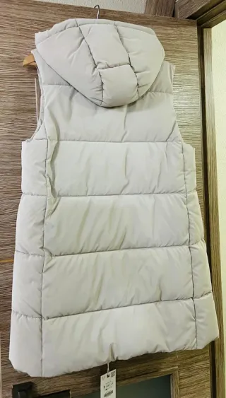 Chaleco acolchado Zara capucha