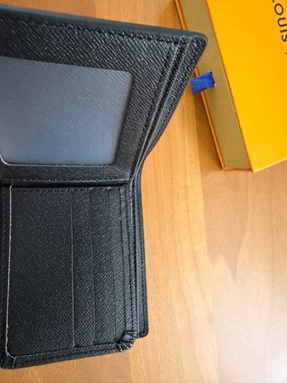 Portafoglio nero nuovo