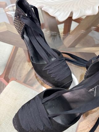 Zapatillas esparto negras con lazo