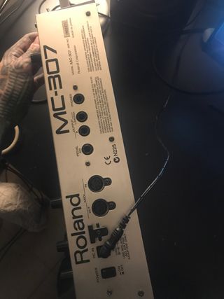 Roland MC-307 Groovebox Sintetizador