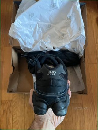 New Balance 9060 Triple Black Talla 40
