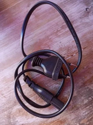 Cable alimentación conector " Figura 8 "