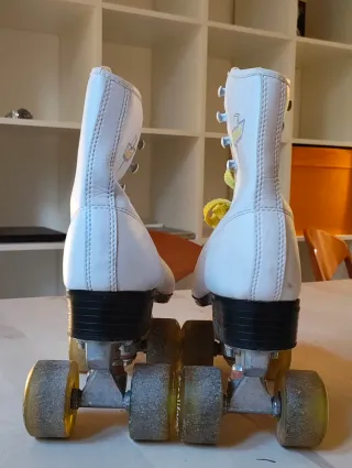Patines de 4 ruedas blancos
