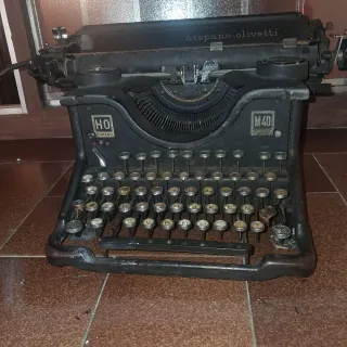Máquina de escribir Hispano Olivetti M40