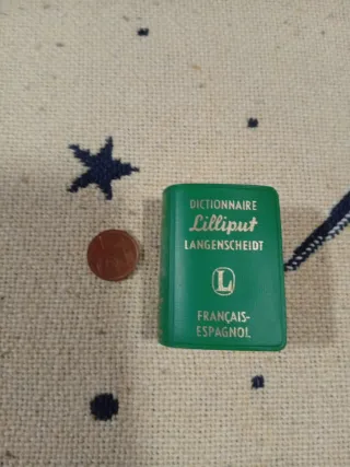 Diccionario en miniatura antiguo y varios idiomas