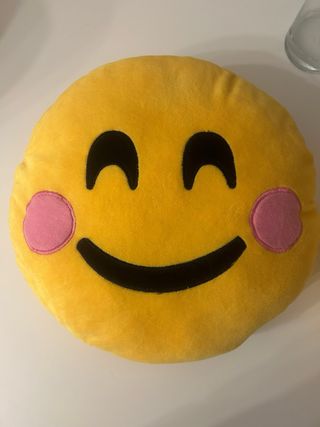 cojin emoji