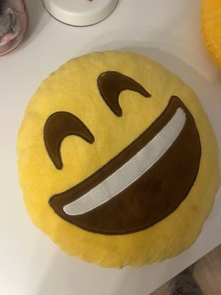 cojin emoji