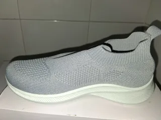 Zapatos de verano grises