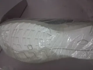 Zapatos de verano grises