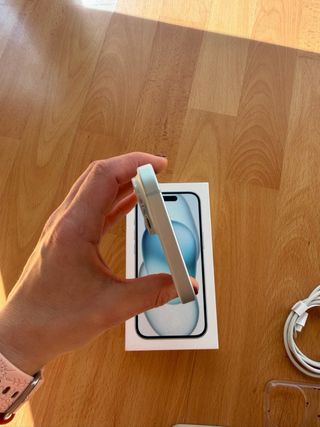 iPhone 15 Azul Claro COMO NUEVO