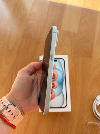 iPhone 15 Azul Claro COMO NUEVO