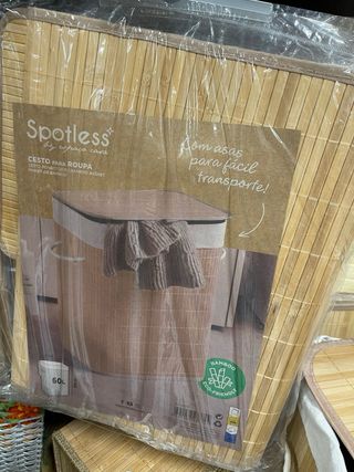 Cesto de roupa em bambu