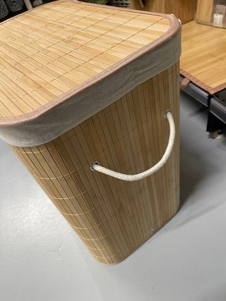 Cesto de roupa em bambu