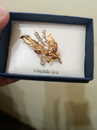 Broche Chapado en Oro, Nuevo.
