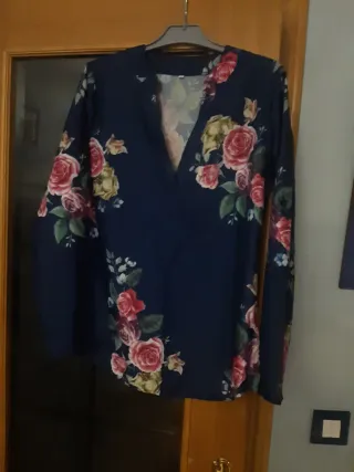 Camisa flores manga larga talla L