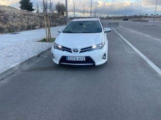 Toyota Auris 2014