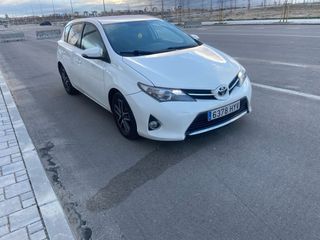 Toyota Auris 2014