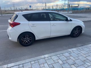 Toyota Auris 2014
