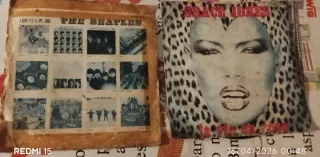 2 Vinilos The Beatles y Grace Jones