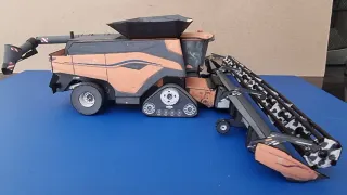 Maqueta cosechadora New holland.