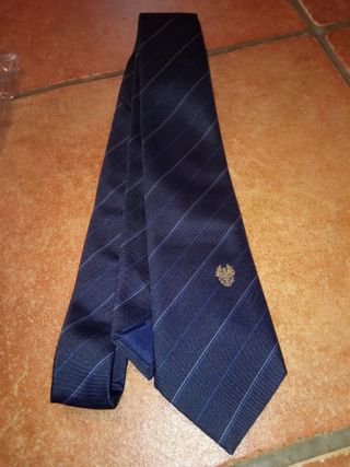 Corbatas militares azul y roja