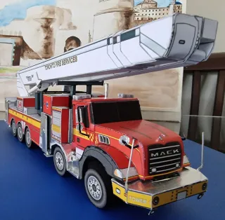 Maqueta Camión  MACK Bomberos Toronto